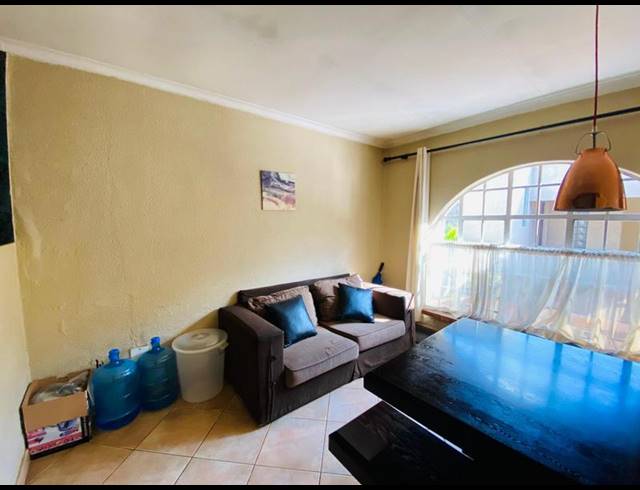 3 BEDROOM HOUSE FOR SALE IN KENSINGTON